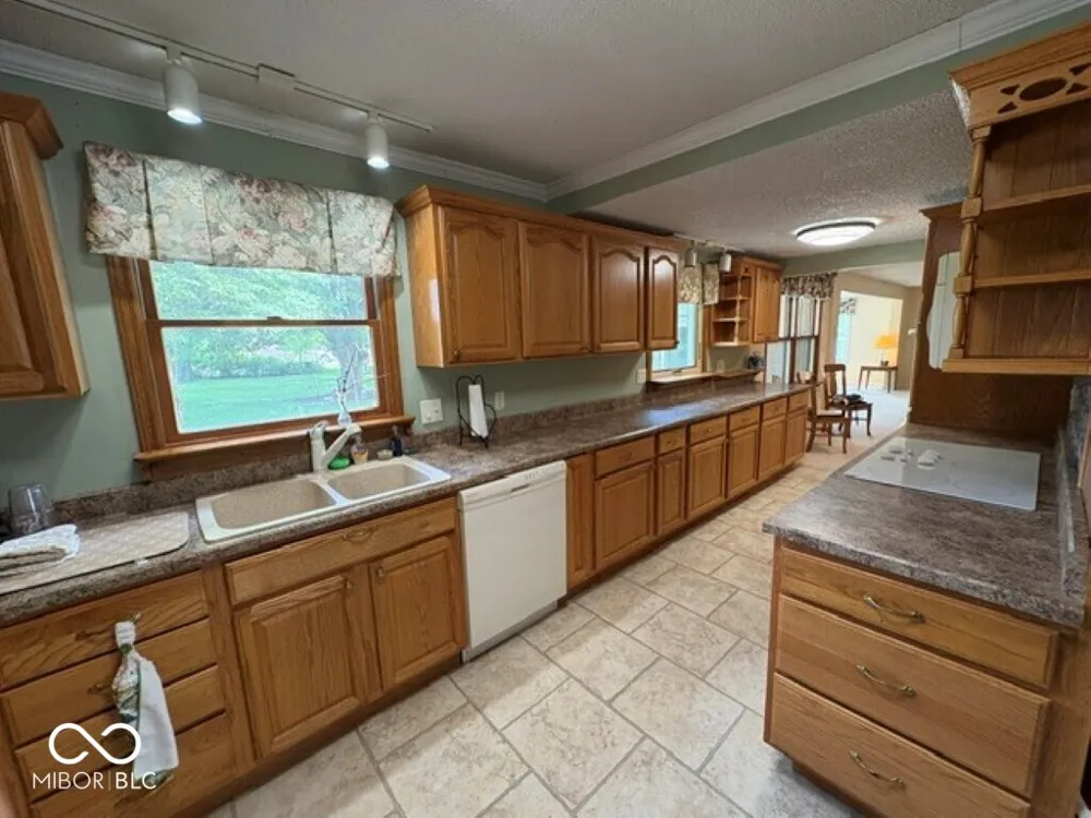 2204 Avalon Court Kokomo, IN 46902