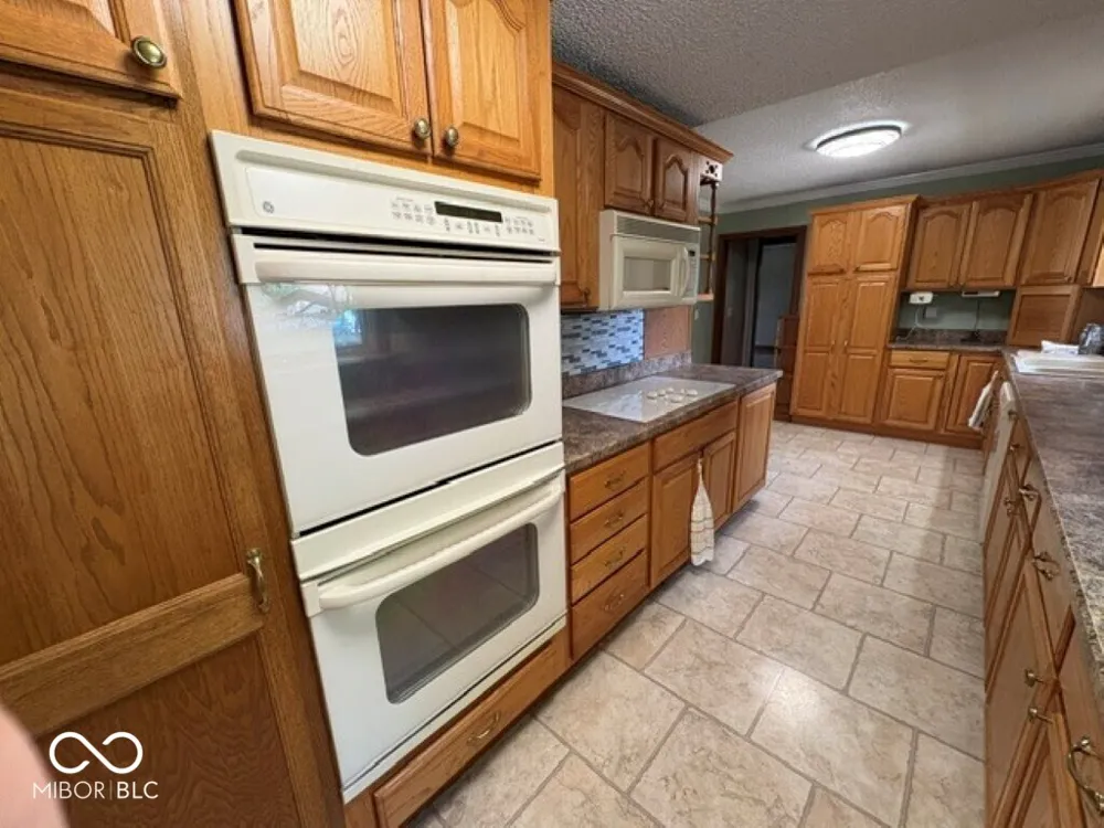 2204 Avalon Court Kokomo, IN 46902