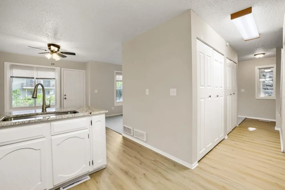 5918 Cahill Avenue Inver Grove Heights, MN 55076
