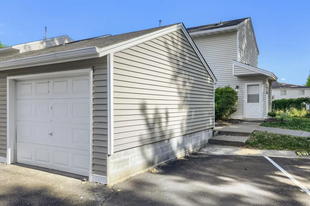 5918 Cahill Avenue Inver Grove Heights, MN 55076