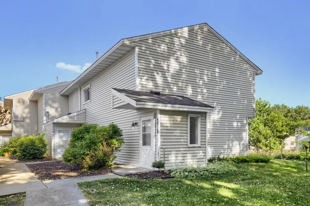 5918 Cahill Avenue Inver Grove Heights, MN 55076