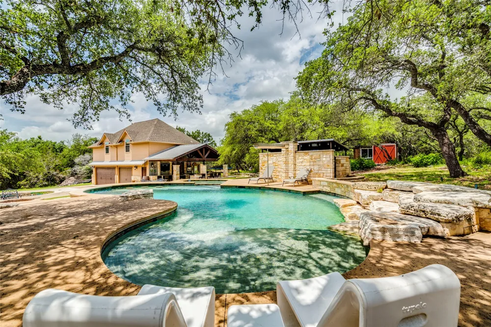 530 Woodland Drive Driftwood, TX 78619