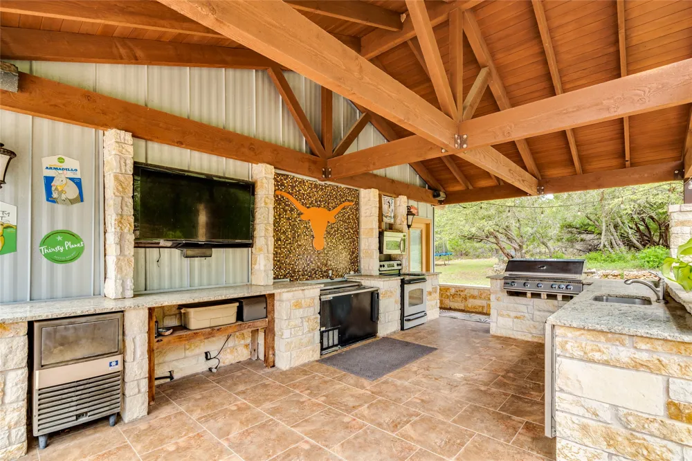 530 Woodland Drive Driftwood, TX 78619