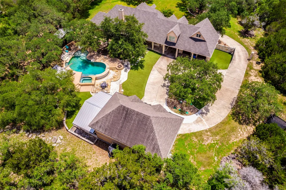 530 Woodland Drive Driftwood, TX 78619