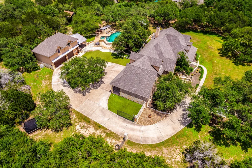 530 Woodland Drive Driftwood, TX 78619