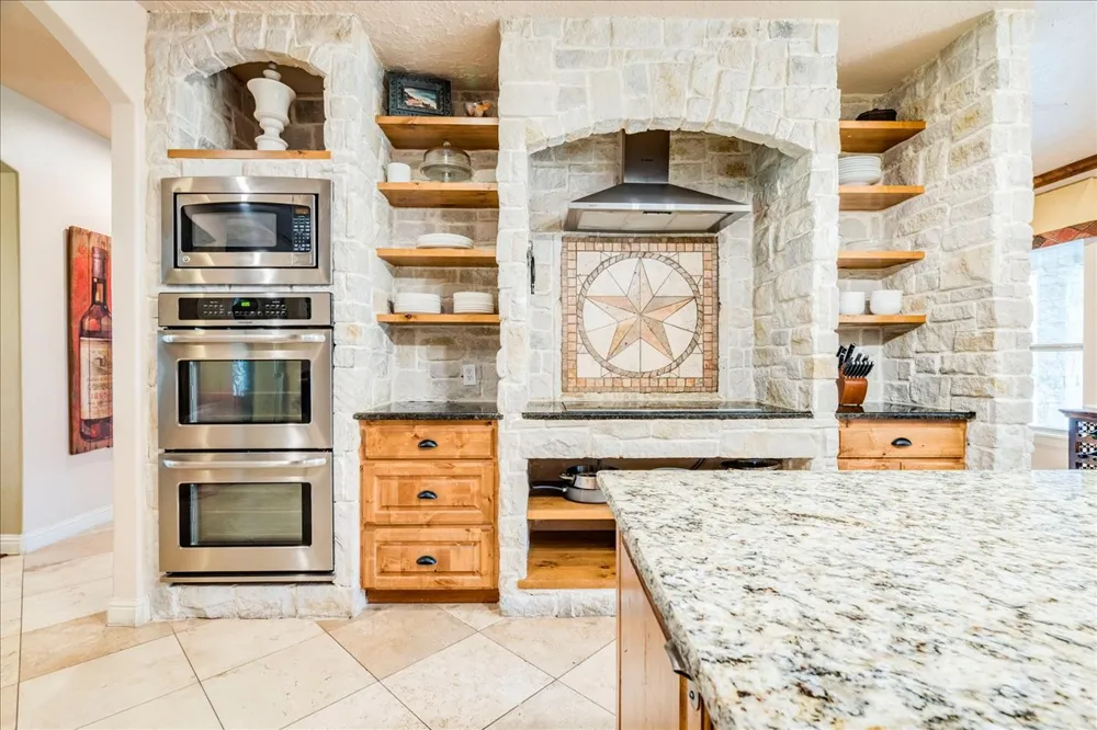530 Woodland Drive Driftwood, TX 78619