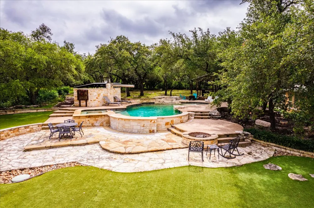 530 Woodland Drive Driftwood, TX 78619