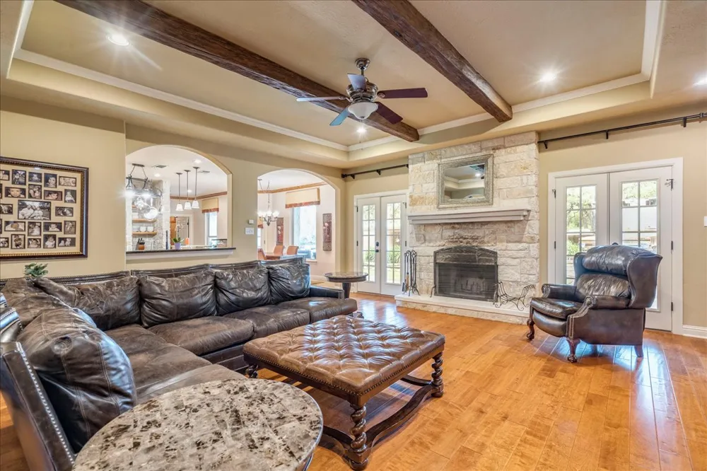 530 Woodland Drive Driftwood, TX 78619