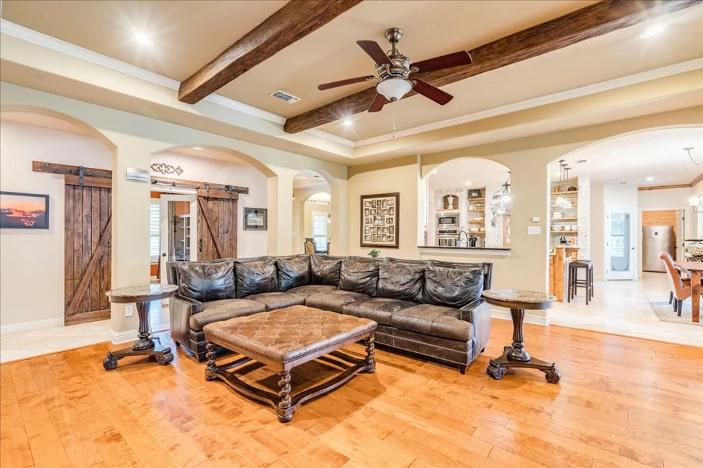 530 Woodland Drive Driftwood, TX 78619