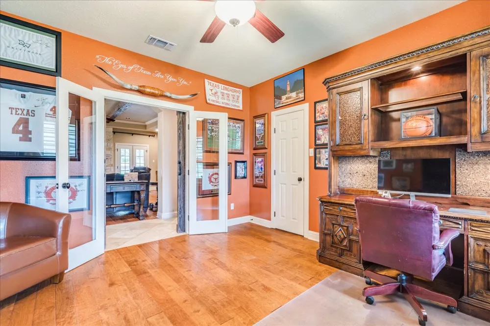 530 Woodland Drive Driftwood, TX 78619