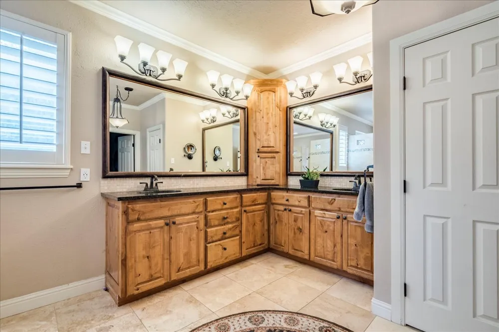 530 Woodland Drive Driftwood, TX 78619