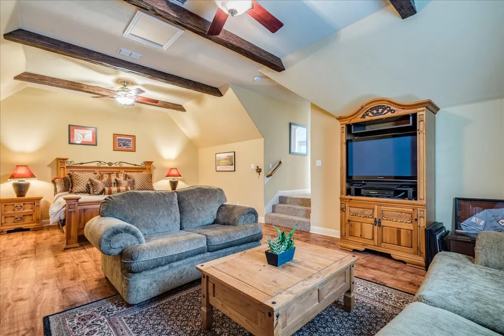 530 Woodland Drive Driftwood, TX 78619