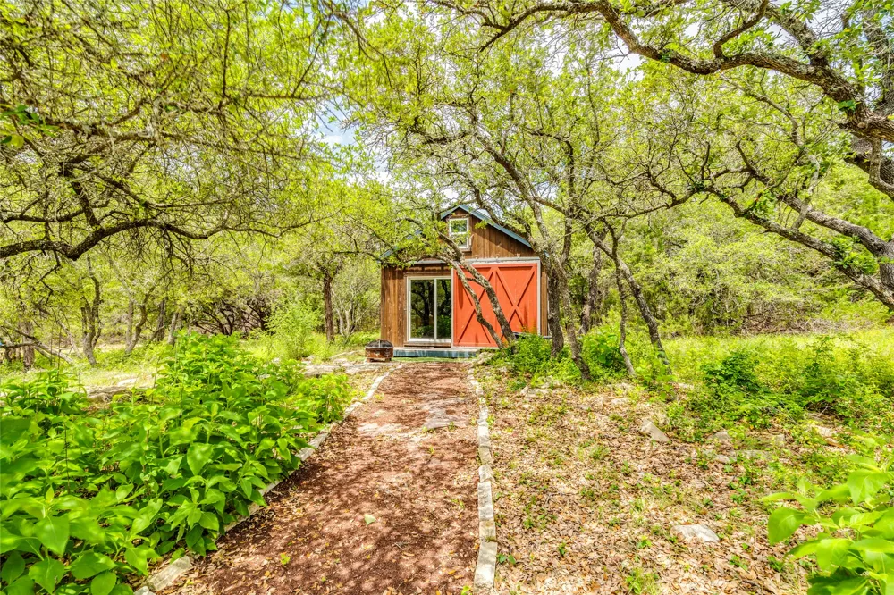 530 Woodland Drive Driftwood, TX 78619