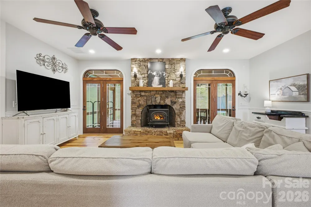 227 Black Bear Cove Clyde, NC 28721