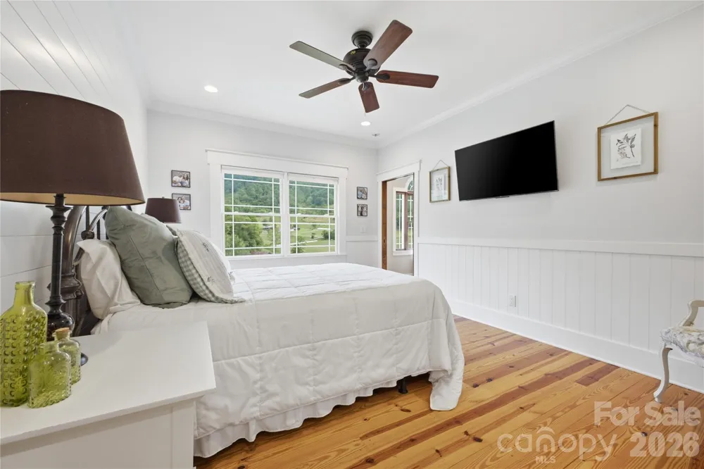 227 Black Bear Cove Clyde, NC 28721