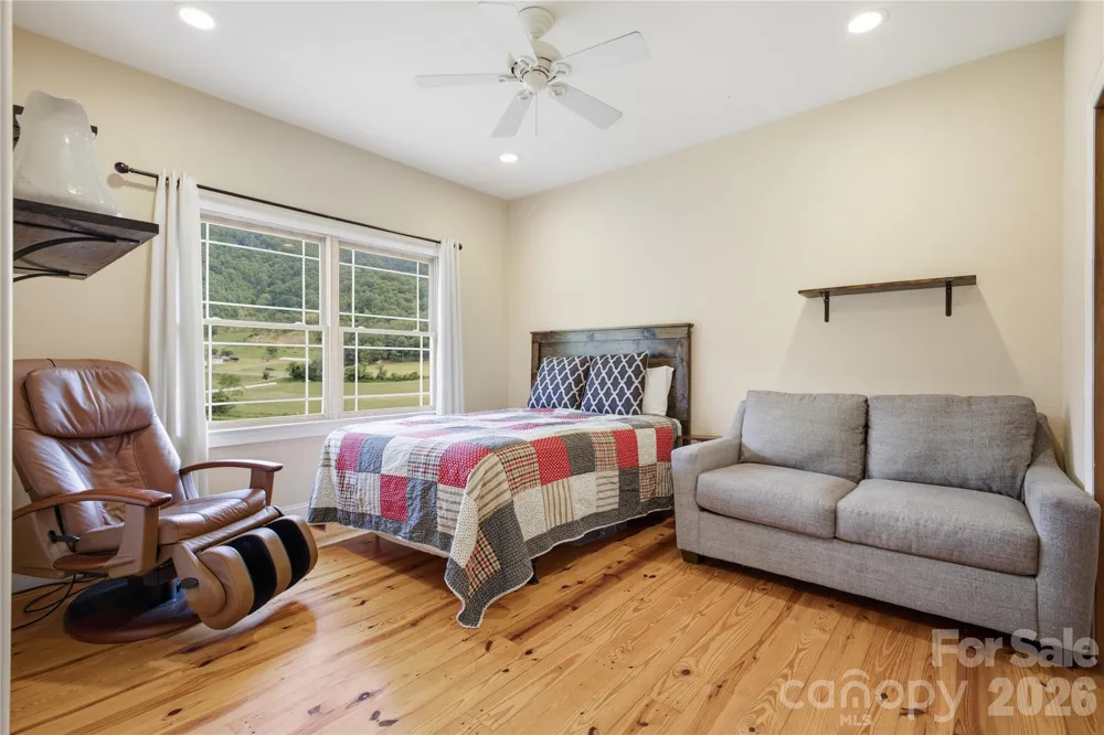 227 Black Bear Cove Clyde, NC 28721
