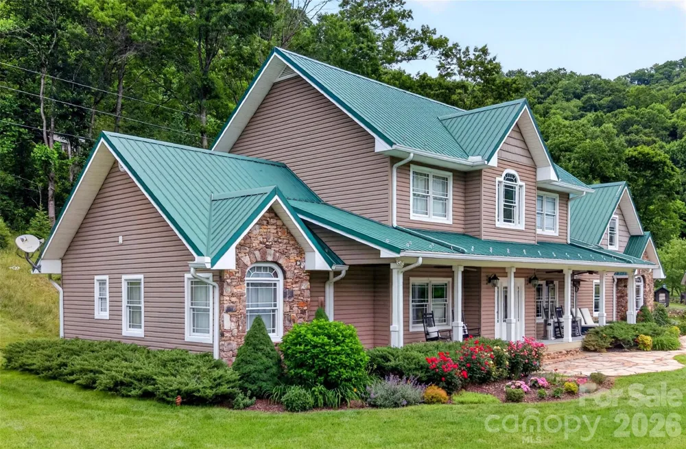 227 Black Bear Cove Clyde, NC 28721