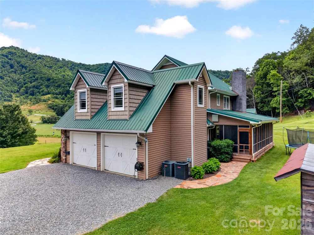 227 Black Bear Cove Clyde, NC 28721