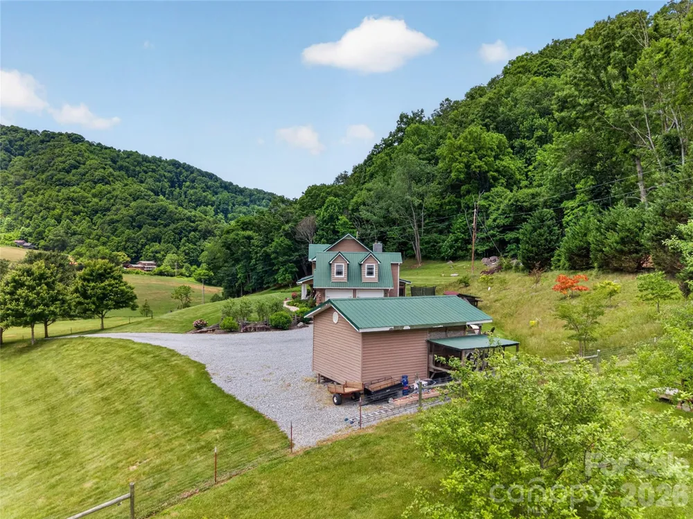 227 Black Bear Cove Clyde, NC 28721