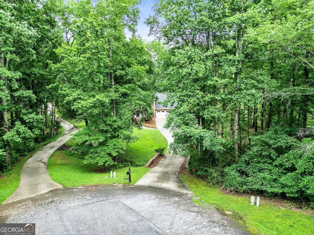 135 Crimson RDG Tyrone, GA 30290