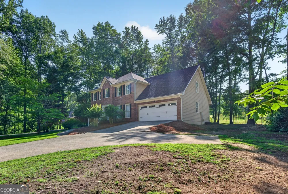 135 Crimson RDG Tyrone, GA 30290