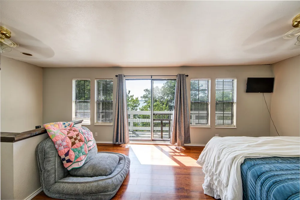 402 Aqua Way Lake Bridgeport, TX 76426