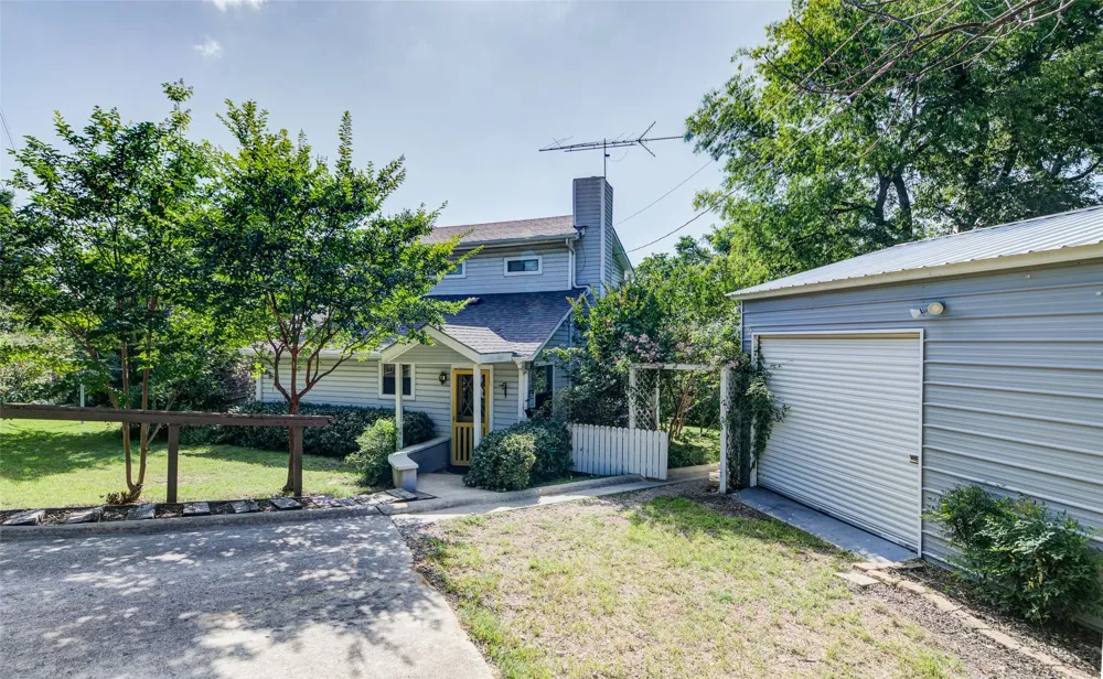 402 Aqua Way Lake Bridgeport, TX 76426