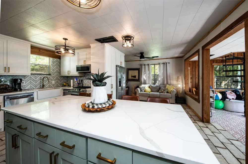 402 Aqua Way Lake Bridgeport, TX 76426