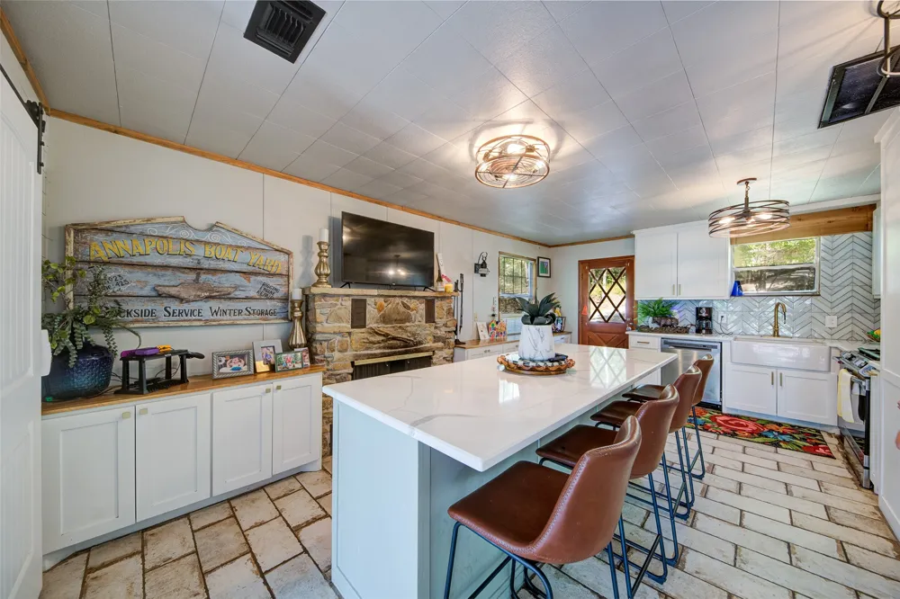 402 Aqua Way Lake Bridgeport, TX 76426