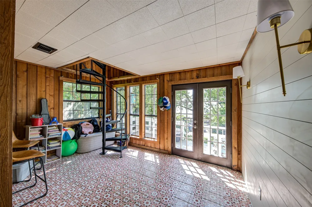 402 Aqua Way Lake Bridgeport, TX 76426