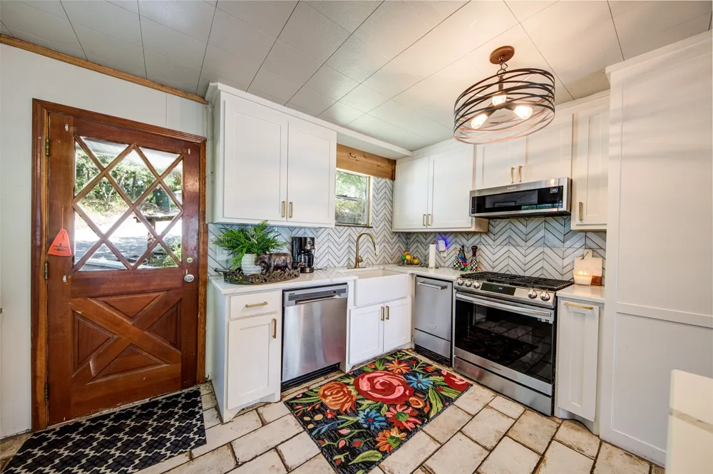 402 Aqua Way Lake Bridgeport, TX 76426