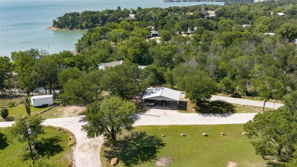 402 Aqua Way Lake Bridgeport, TX 76426