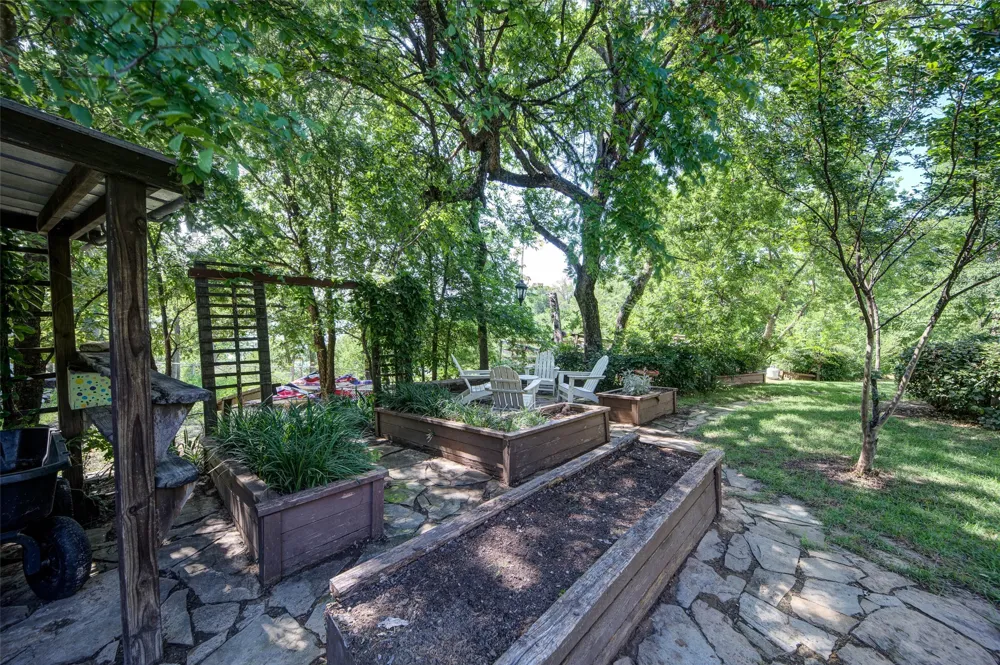 402 Aqua Way Lake Bridgeport, TX 76426