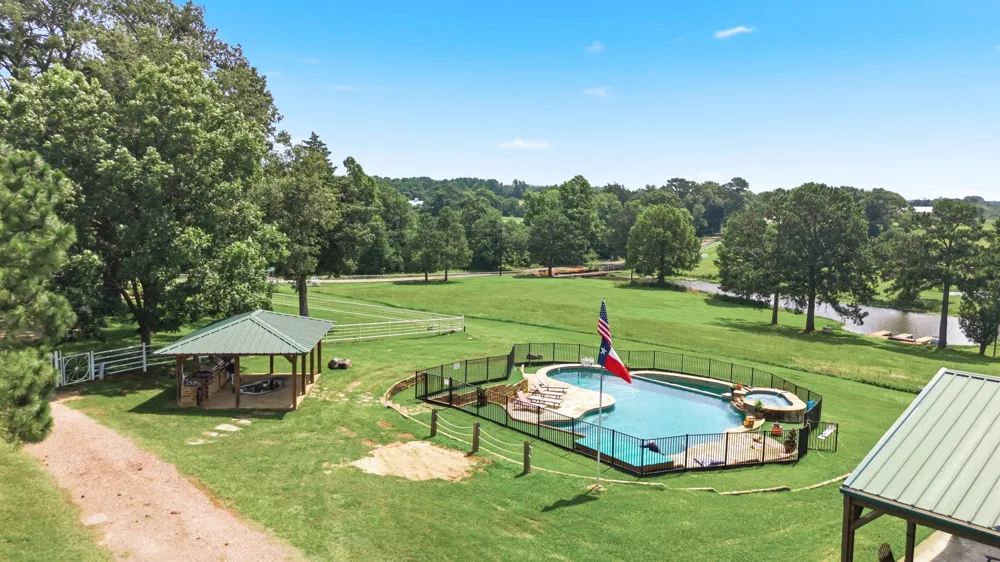 Caddo Creek Circle Larue, TX 75770