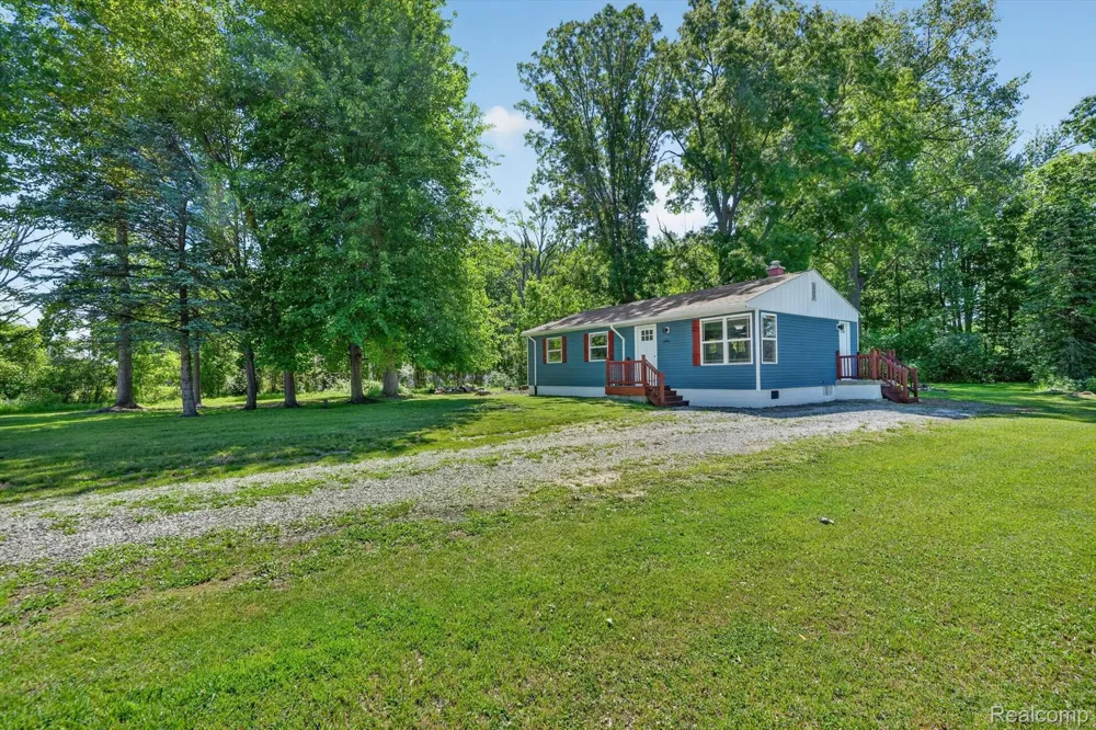 2185 Channel Drive Clay Township, MI 48028
