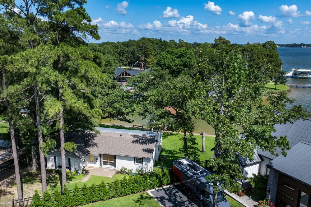 1725 Oak Shore Drive Tool, TX 75143