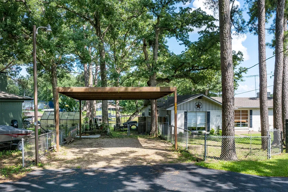 1725 Oak Shore Drive Tool, TX 75143