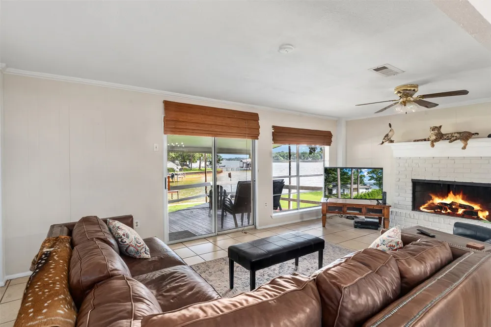 1725 Oak Shore Drive Tool, TX 75143