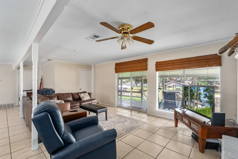 1725 Oak Shore Drive Tool, TX 75143