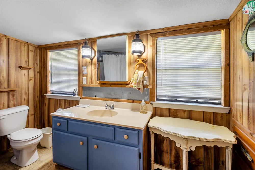1725 Oak Shore Drive Tool, TX 75143