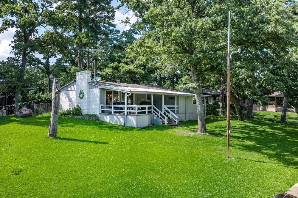1725 Oak Shore Drive Tool, TX 75143