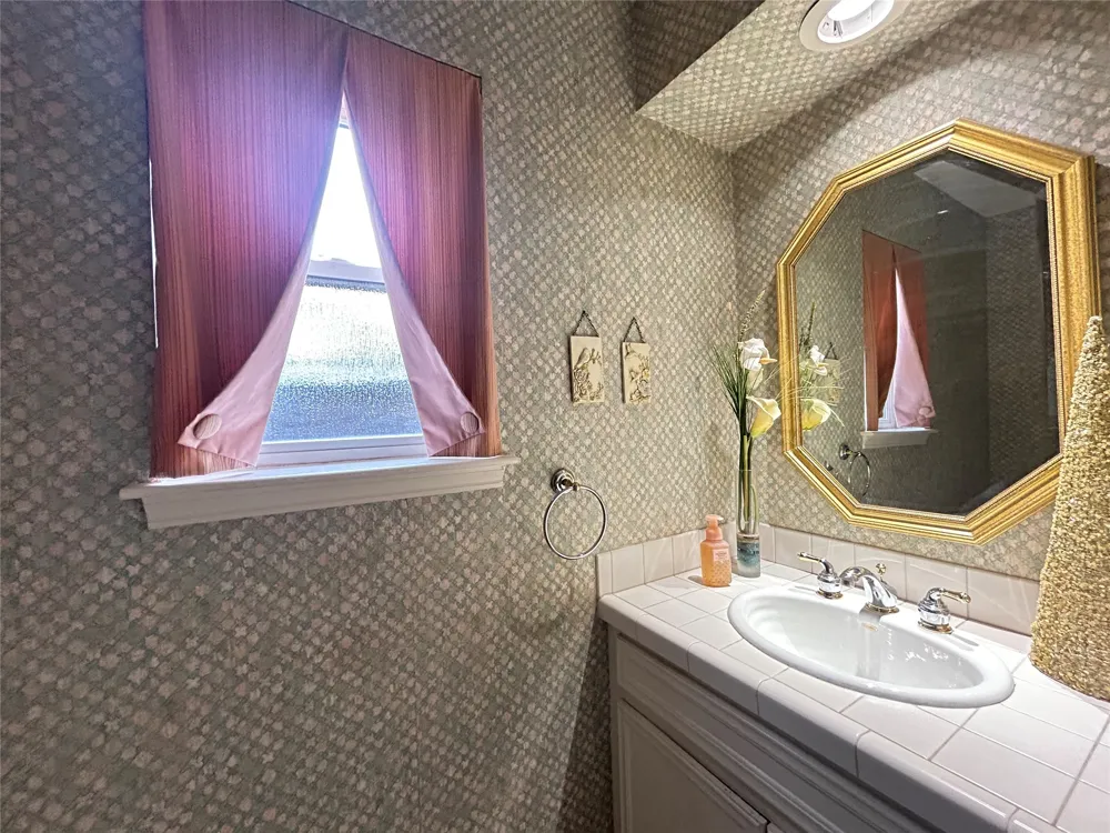 5602 Fountainbridge Ln Houston, TX 77069