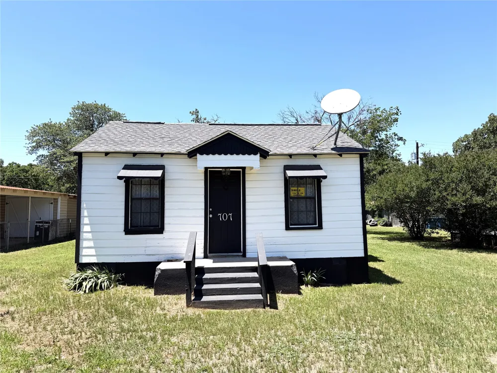 707 E 23rd Street Cisco, TX 76437