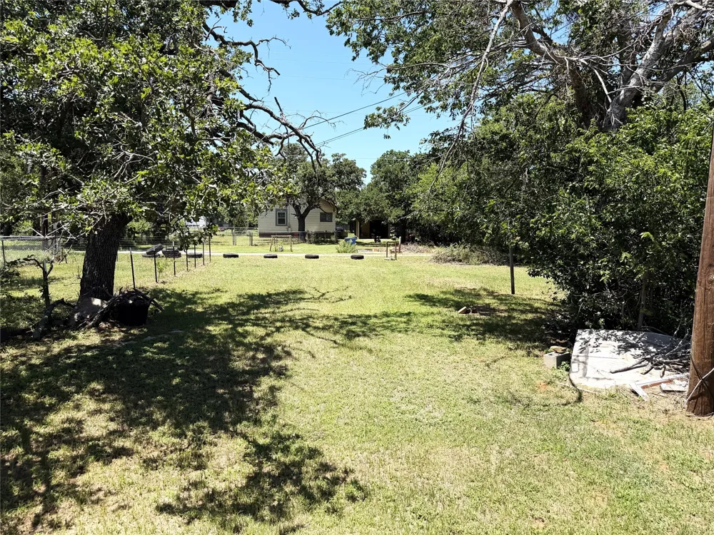 707 E 23rd Street Cisco, TX 76437