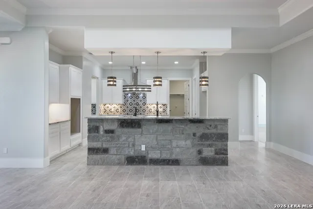 252 Venado Oaks Castroville, TX 78009