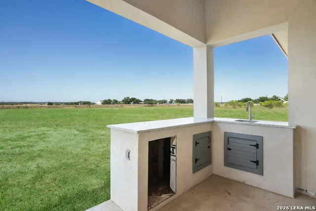252 Venado Oaks Castroville, TX 78009