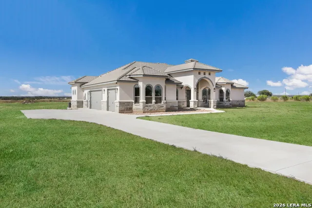 252 Venado Oaks Castroville, TX 78009