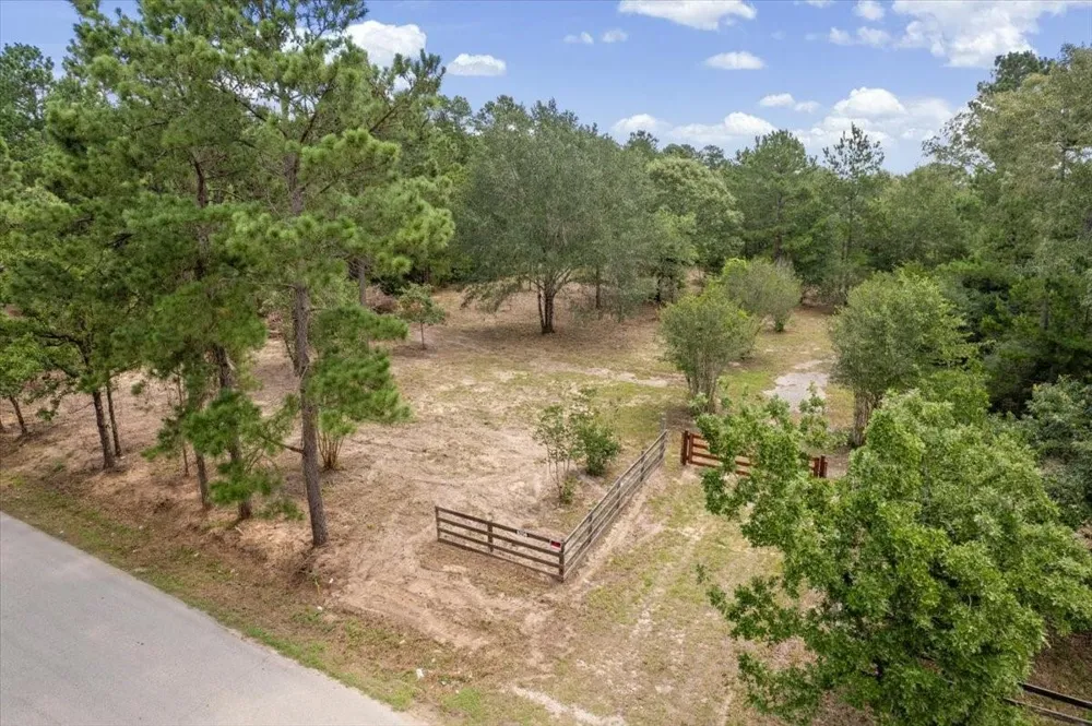 1 County Road 302 Plantersville, TX 77363