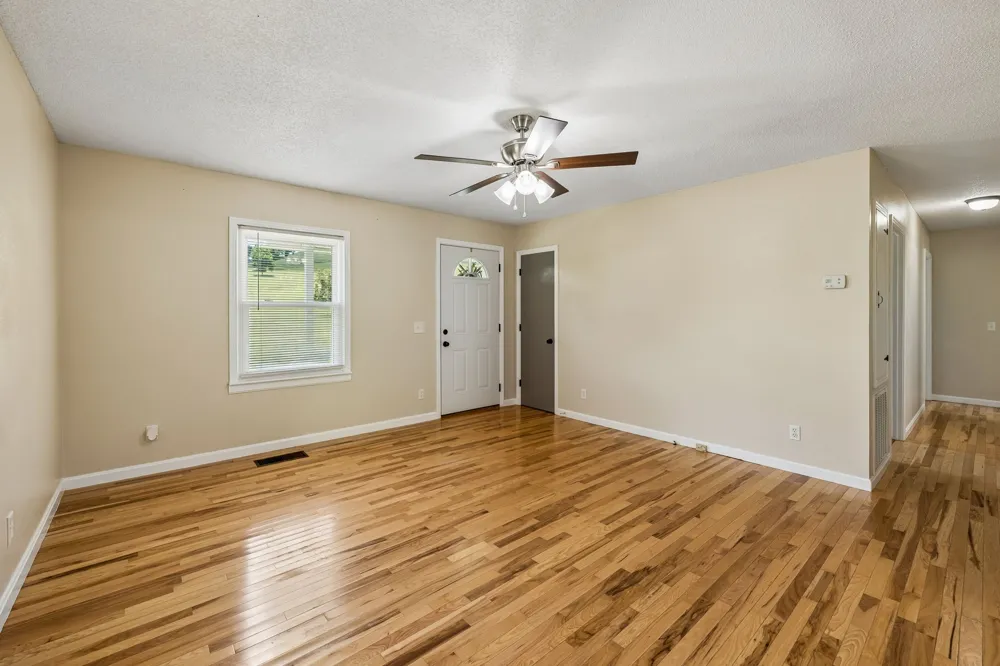 14 Morris Ln Pleasant Shade, TN 37145