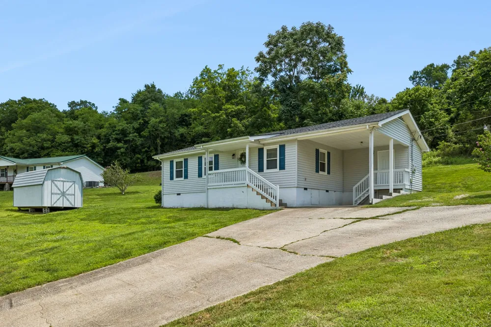 14 Morris Ln Pleasant Shade, TN 37145